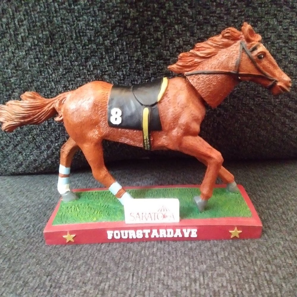 NIB* Saratoga Horse Racing Figurine FourStarDave